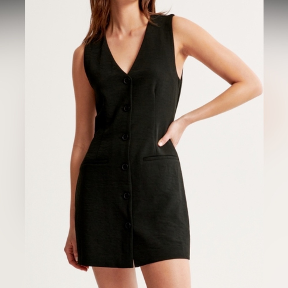 Abercrombie Mara Vest mini dress. size XS. NWT. Never worn.